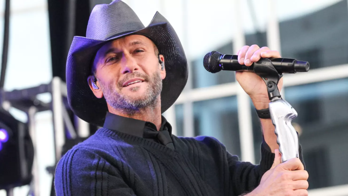 Tim McGraw - Highway Don't Care