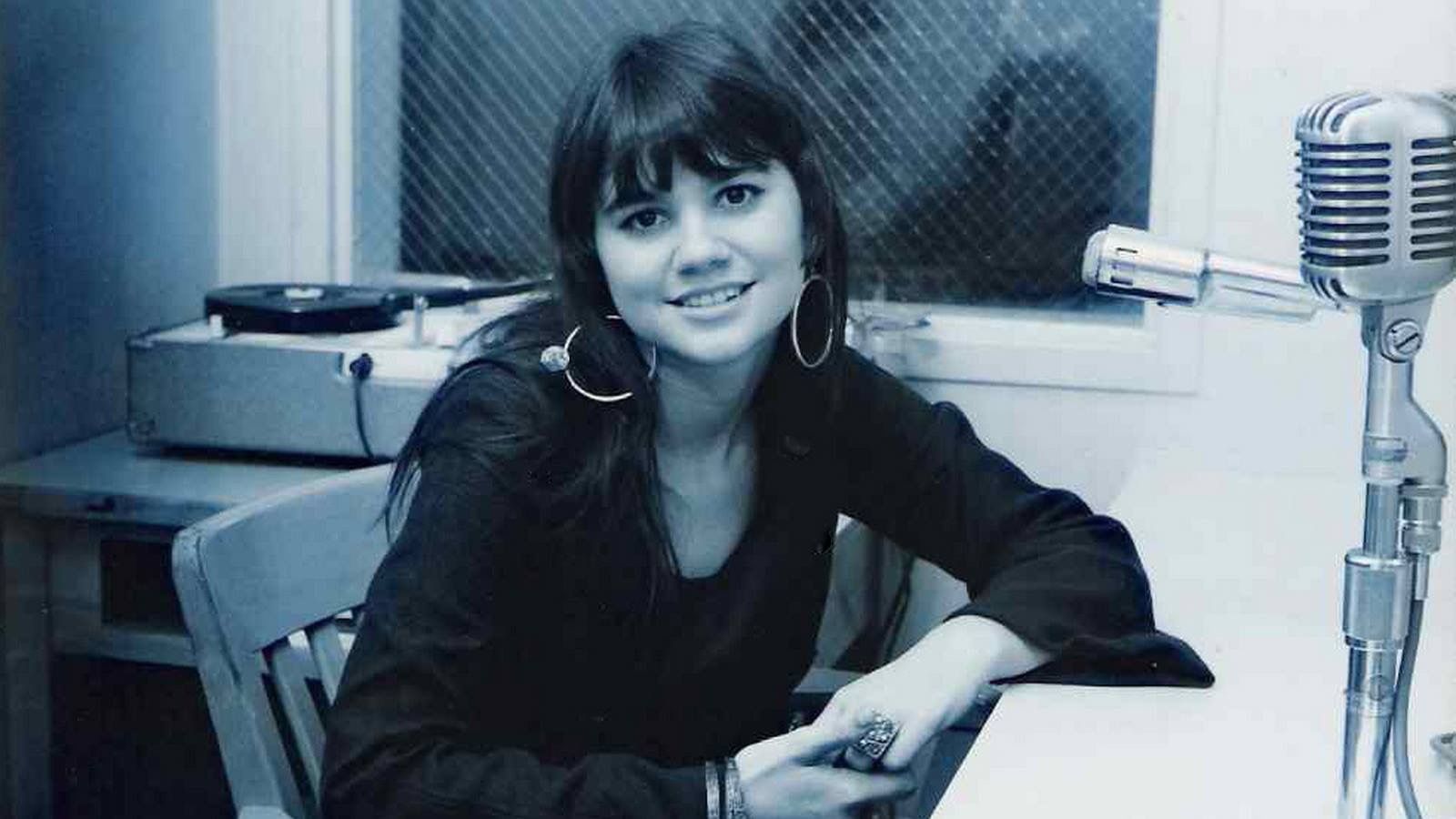 Linda Ronstadt - Dark End Of The Street