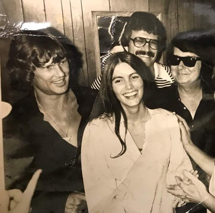 Emmylou Harris - Drivin' Wheel