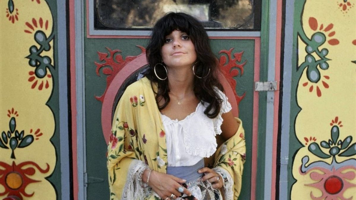 Pure 70s Vocal Power: Linda Ronstadt belts out "When Will I Be Loved" (Midnight Special '75)