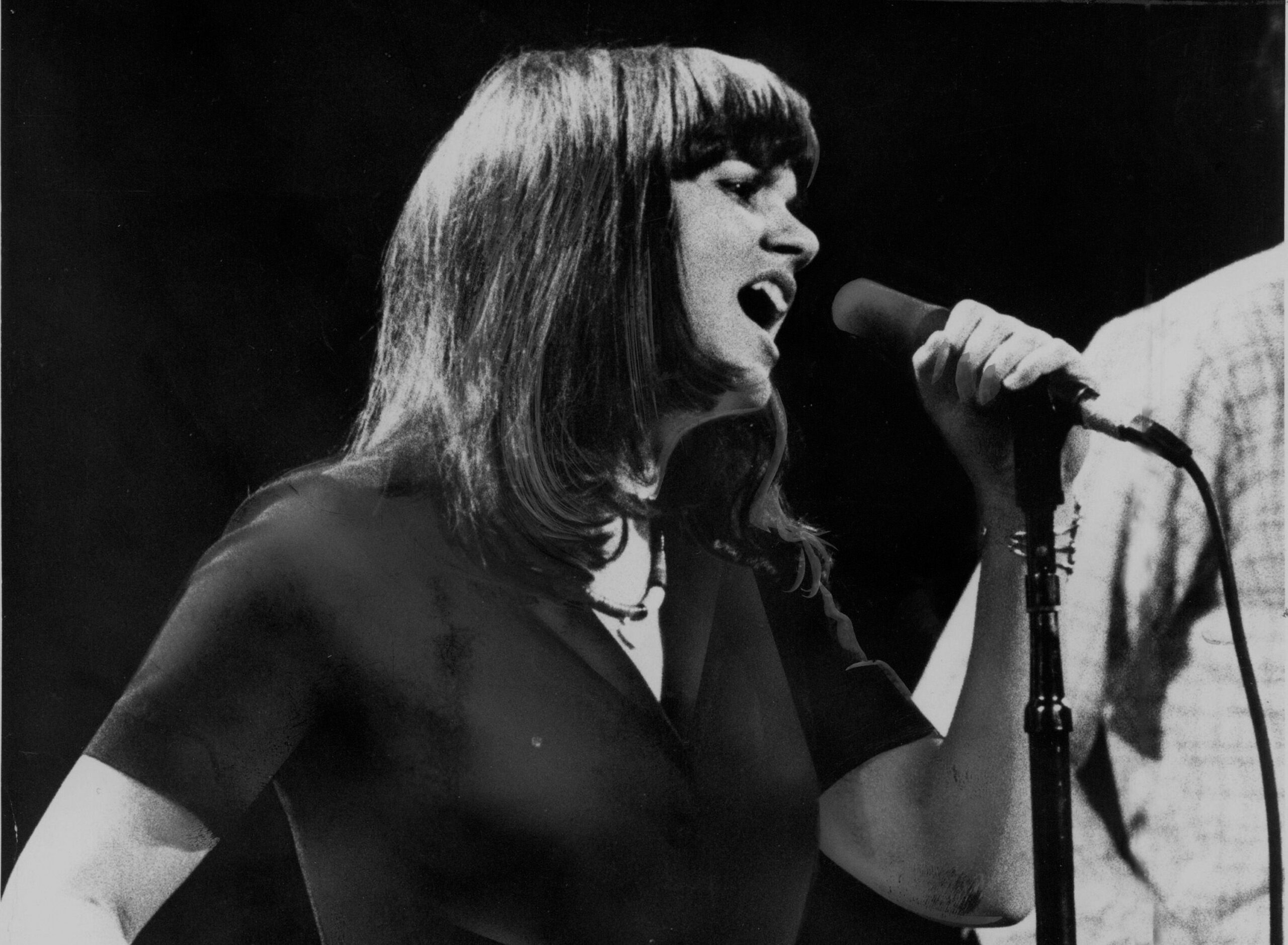 Why “Heart Like a Wheel” May Be Linda Ronstadt’s Most Emotionally Devastating Performance