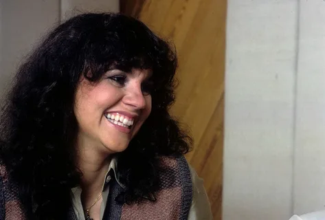 The Linda Ronstadt song so intimate it feels like you almost shouldn’t be hearing it: “You Can Close Your Eyes”