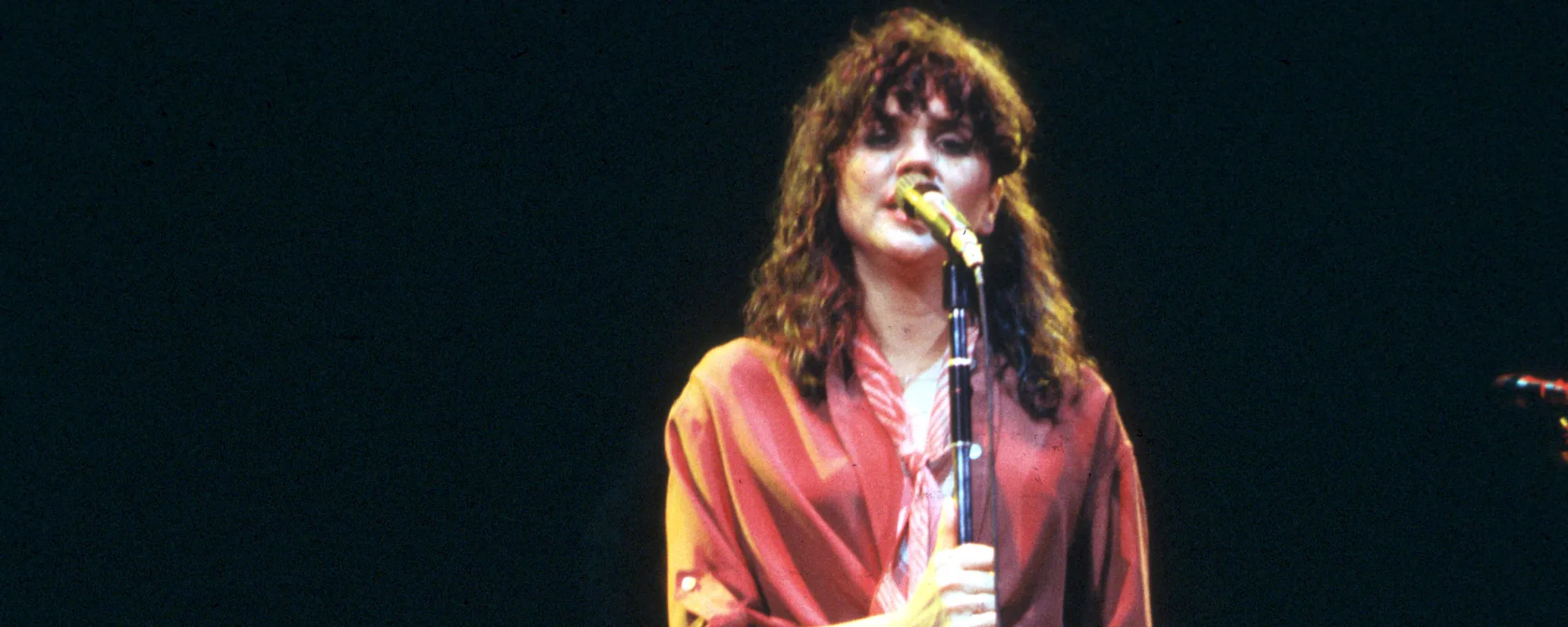 Soft, haunted, and impossible to shake — Linda Ronstadt makes “Dark End Of The Street” hit brutally hard