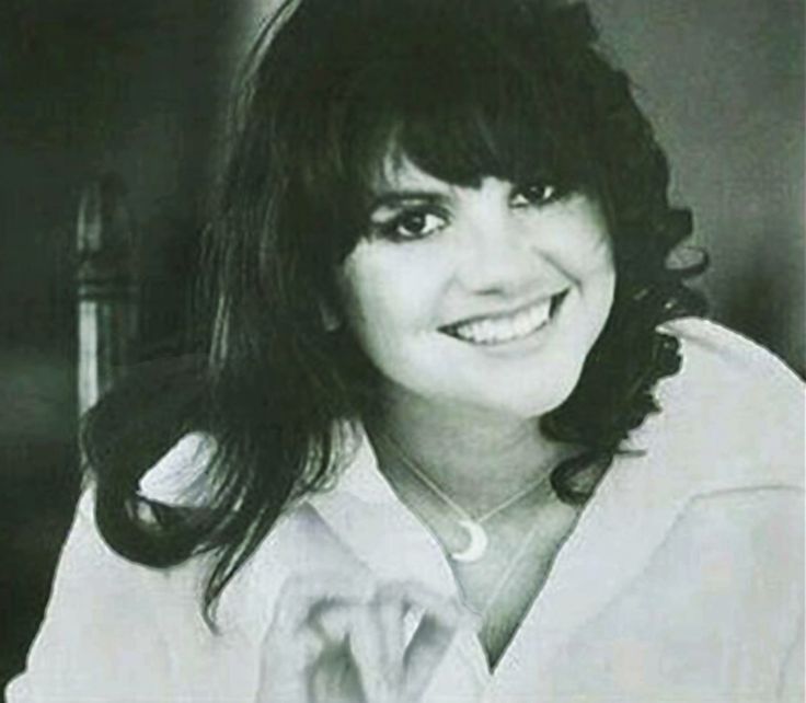 Why Linda Ronstadt's "Poor Wandering One" in the 1981 film of The Pirates of Penzance mattered as the precise moment her Broadway transition proved her control could handle operetta as fully as rock