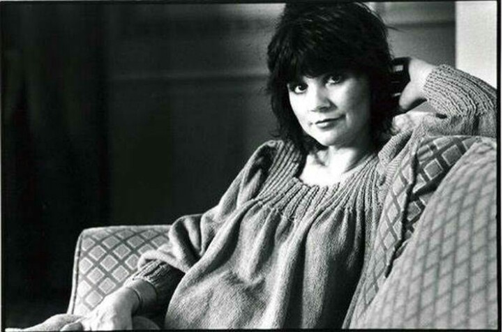 Linda Ronstadt - The Tracks of My Tears 1975 from Prisoner in Disguise as a Smokey Robinson reinterpretation