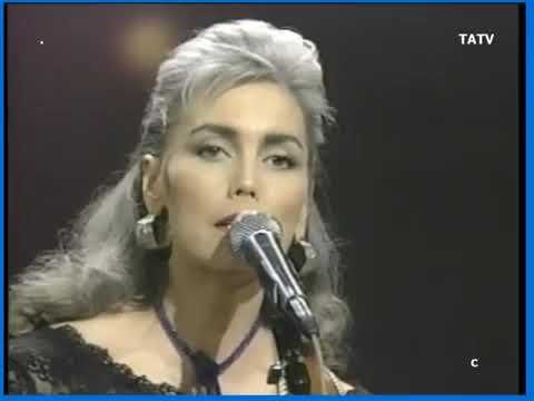 Emmylou Harris O Little Town of Bethlehem