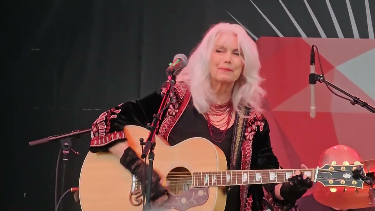 Emmylou Harris Beautiful Star of Bethlehem
