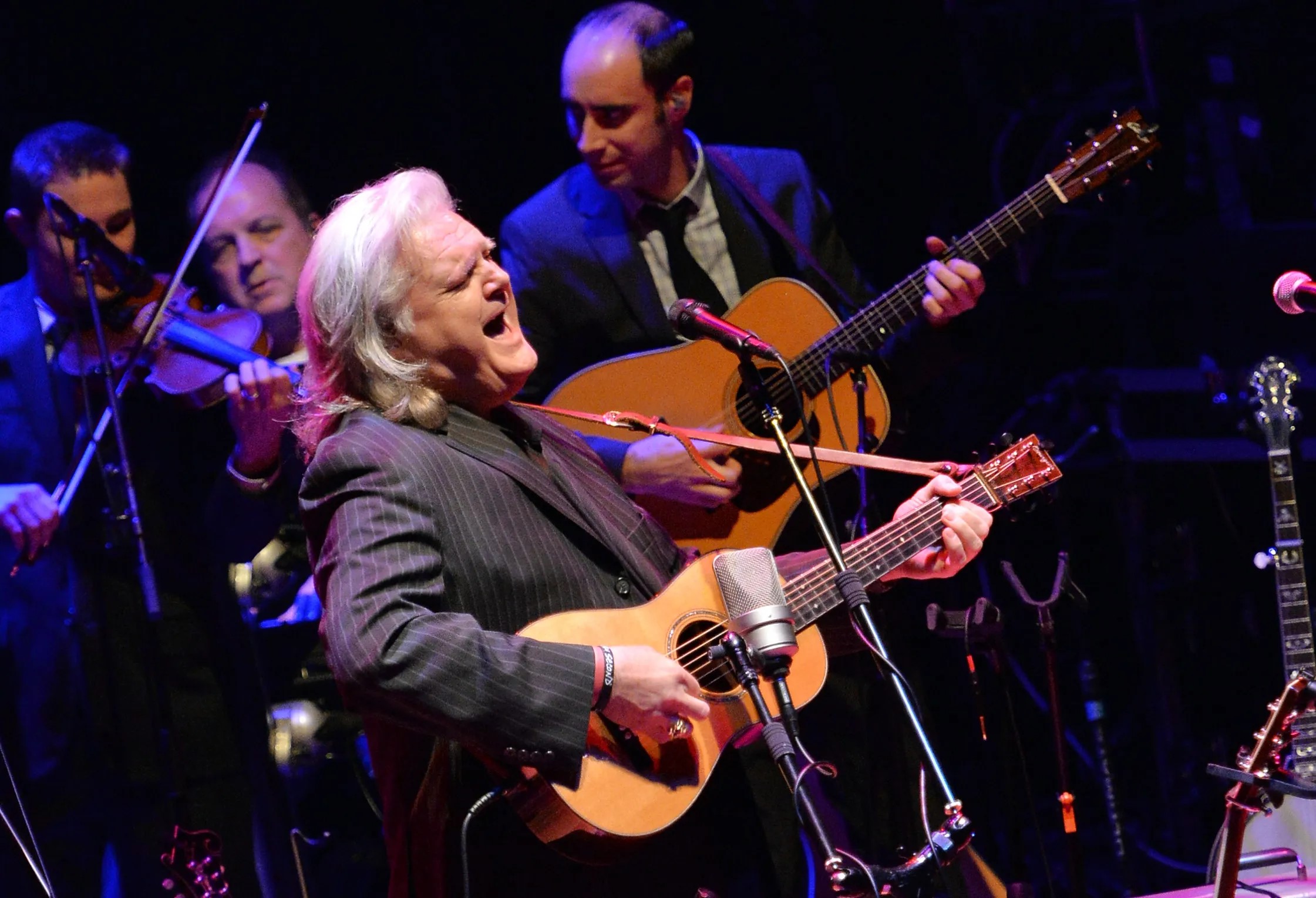 Why Emmylou Harris's "Wayfaring Stranger" on 1980's Roses in the Snow became a defining acoustic bluegrass pivot with Ricky Skaggs and Tony Rice