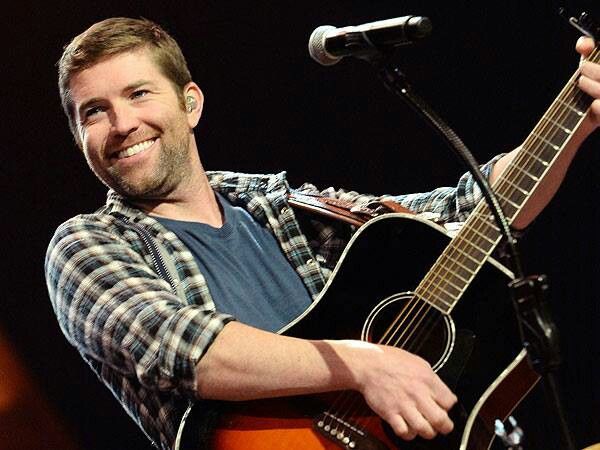 Josh Turner's traditional baritone delivery of "The First Nowell" on his 2021 holiday project King Size Manger