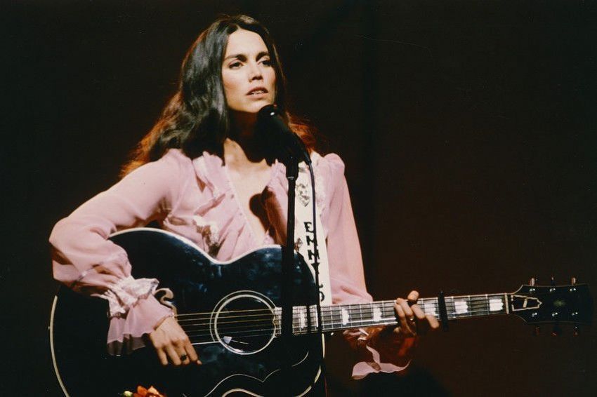 Emmylou Harris - Green Pastures 1975 | Elite Hotel and the Louvin Brothers gospel-country thread in her early Hot Band era