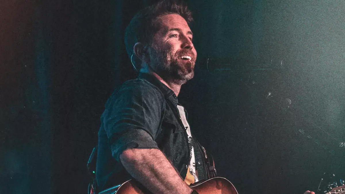 Josh Turner's "Where the Girls Are", an overlooked track from his 2017 album Deep South