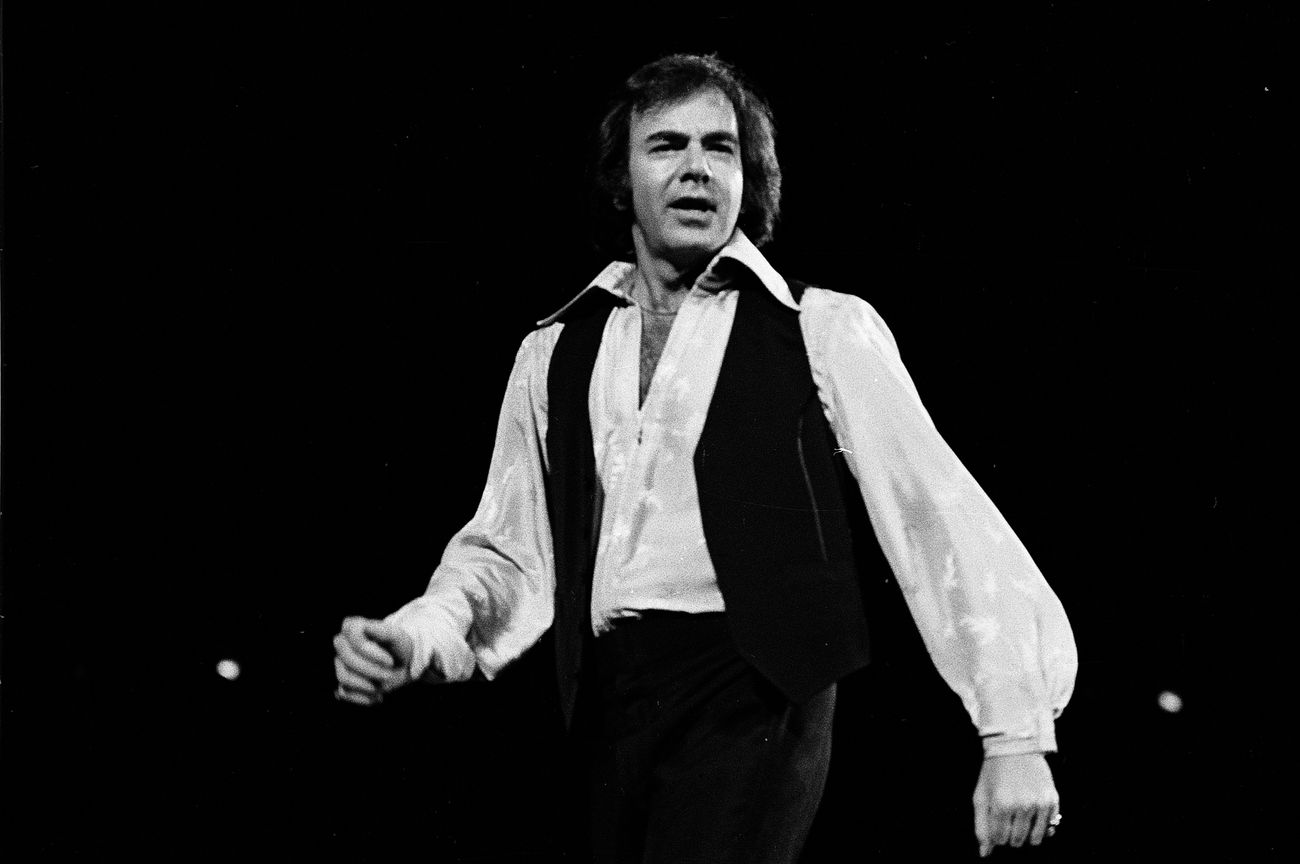 Neil Diamond - Lordy 1970 | opening track from the live Gold album recorded at the Troubadour