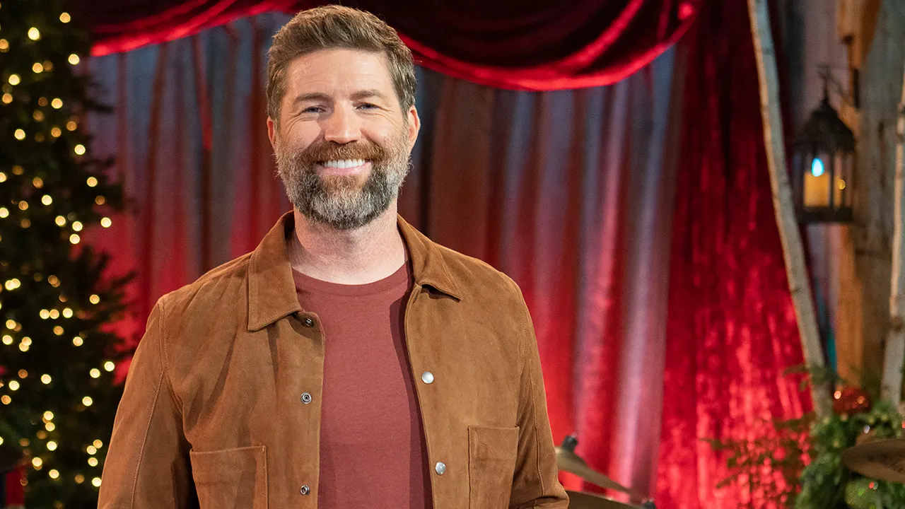 Josh Turner's title track "Haywire," an energetic center to his 2010 multi-platinum album era