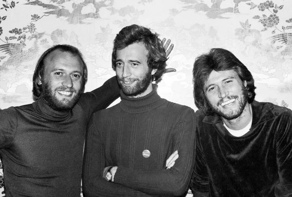 Bee Gees - For Whom the Bell Tolls 1993 | Size Isn't Everything UK No. 4