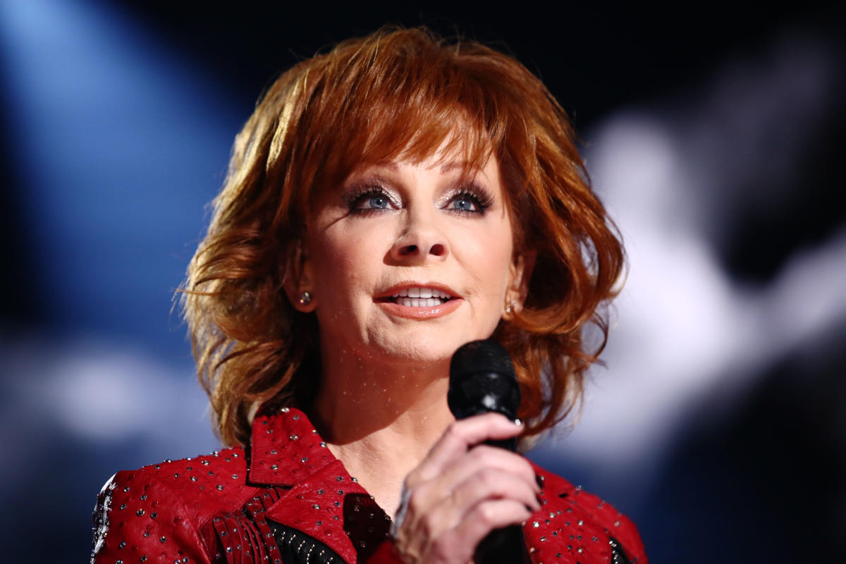 returned to her traditional country roots and scored a pivotal 1984 number-one hit with "How Blue."