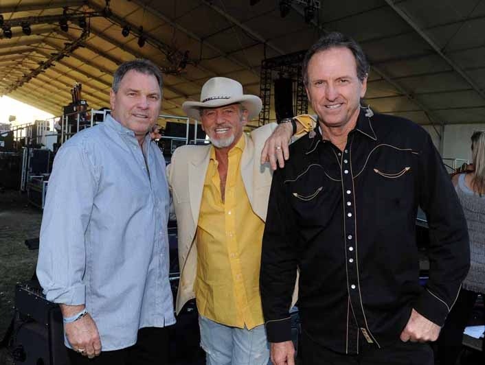 Larry Gatlin & The Gatlin Brothers Made ‘All the Gold in California’ a 1979 Family Warning