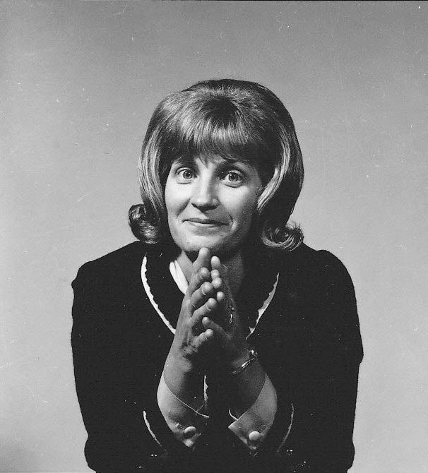 Skeeter Davis’s 1962 Crossover Hit “The End of the World” and the Grace of Restraint